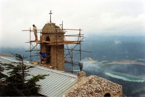 Réfection du clocher en 1991, suite à un coup de foudre