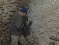 Percements difficiles dans le mur très irrégulier