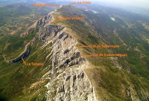 Les crêtes vers l'Ouest photo G.Flayols annotée