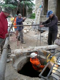 Sauveur Mamo descend dans la citerne