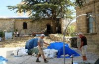 Jeudi 17 août 2017, montées de cadres des vitraux de la chapelle