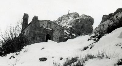 Notre plus ancienne photo du Prieuré sous la neige, en 1945 ! 