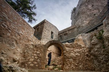 Le logis d'Elzéar vue de la fosse, photo Audrey Deleuze