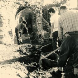 Photo 1961, Henri Imoucha au centre