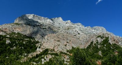 Vue sur le massif à partir du sentier jaune du Trou