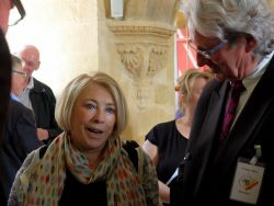 Madame Maryse Joissains-Masini, maire d’Aix-en-Provence, en discussion avec les dirigeants de notre Association
