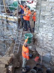 28 et 29 avril 2008 : fouilles sous le logis d’Elzéar