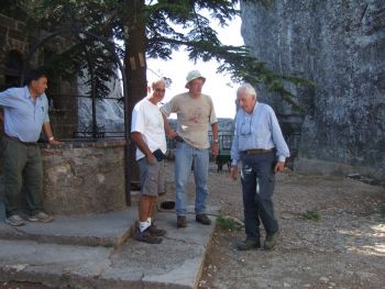 Juillet 2006 : Baudouin Roumens, Marc Leinekugel, Jean-Paul Michel, Monsieur de Barbarrin maire de Vauvenargues.