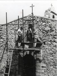 1960 installation de la Vierge (statue métallique)
