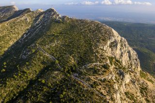 Vue aérienne sur le mur d'enceinte Nord, photo G.Flayols