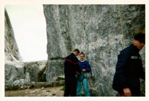 Denise Cabassu, il y a 22 ans n'hésitait pas à faire du rappel sur la falaise du Prieuré...