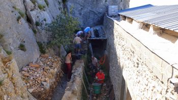 Le chantier débute dans le cloître