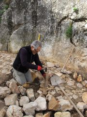 Charly termine la calade de l'esplanade