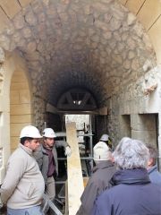 Les deux premiers tronçons de la voûte et les arc doubleaux sont bien visibles.