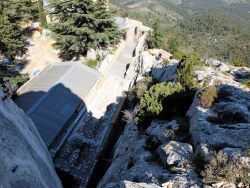 Vue plongeante sur la toiture non achevée