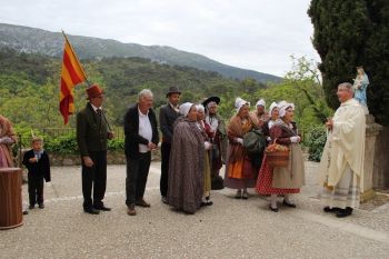 Monseigneur Michel Desplanches, Marc Dufleid et le groupe folklorique