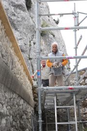 Jean-Paul E. et Sauveur sur le toit du cloître 