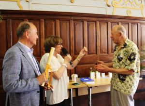 Remise de la médaille de la ville à Albert