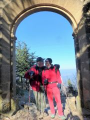 19 février 2015, Paul et Monique sous le porche du Prieuré