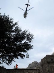 livraison sur le toit du cloître