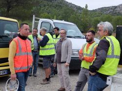 Maxime Mansion, chef des travaux de SELE, en discussion avec l'entreprise RGE