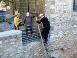 Fabrice descend, suivi de Daniel 