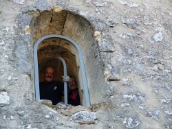 Daniel et Michel qui donnent un coup de main