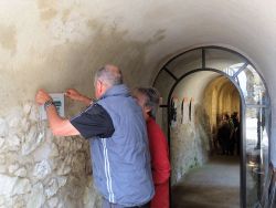 Daniel et Michel à l'entrée du cloître 