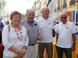 André Guinde, conseiller municipal d'Aix-en-Provence, ancien président du Grand Site Sainte-Victoire) et son épouse