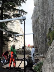 Fabienne face à la Brèche qu’elle va peindre 