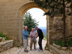 Avril 2006, démêlage des câbles avant de les introduire dans la gaine, Roland Zeyen, Alain et Daniel Arthaud