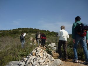 Les cairns se resserrent encore...