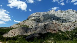 Les falaises sous la Croix