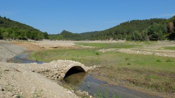 mai 2018, la Cause coule sous le vieux pont