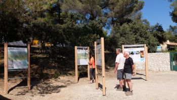 Depuis juin 2016, des panneaux vous renseignent sur les randonnées, la montagne et les travaux de rénovation du barrage