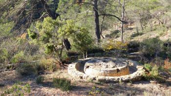 Il n'en reste que la partie dormante, creusée par une rigole circulaire