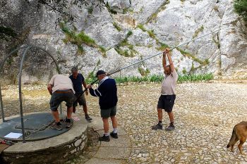 Cette photo prise en début de matinée permet de visualiser la longueur du tuyau d'aspiration