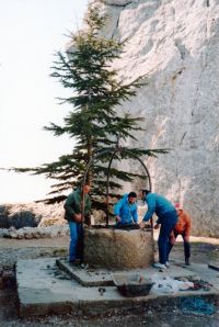 1985, installation de la première pompe