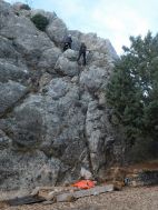  Le premier rocher a été réduit en fragments, déposés au sol au moyen de cordes