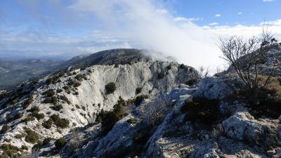 Les crêtes vues du pied de la Croix