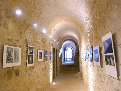 Exposition dans le cloître : Sainte-Victoire insolite