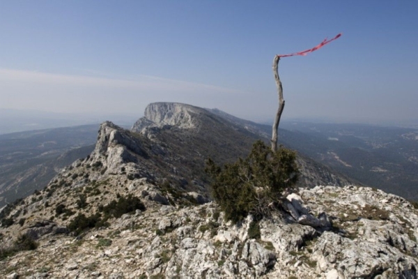 zoom_gr9-puyloubier-pic-des-mouches-1_ia17