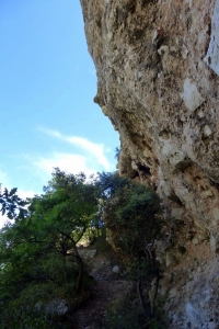 zoom_le-sentier-de-l-oppidum-en-montee-1_ia9