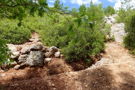 zoom_le-sentier-du-trou-en-descente-1_ia16