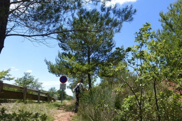 zoom_le-sentier-du-trou-en-descente_ia14