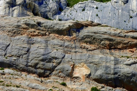 zoom_sentier-oppidum-en-descente_ia11