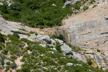 zoom_sentier-oppidum-en-descente_ia12